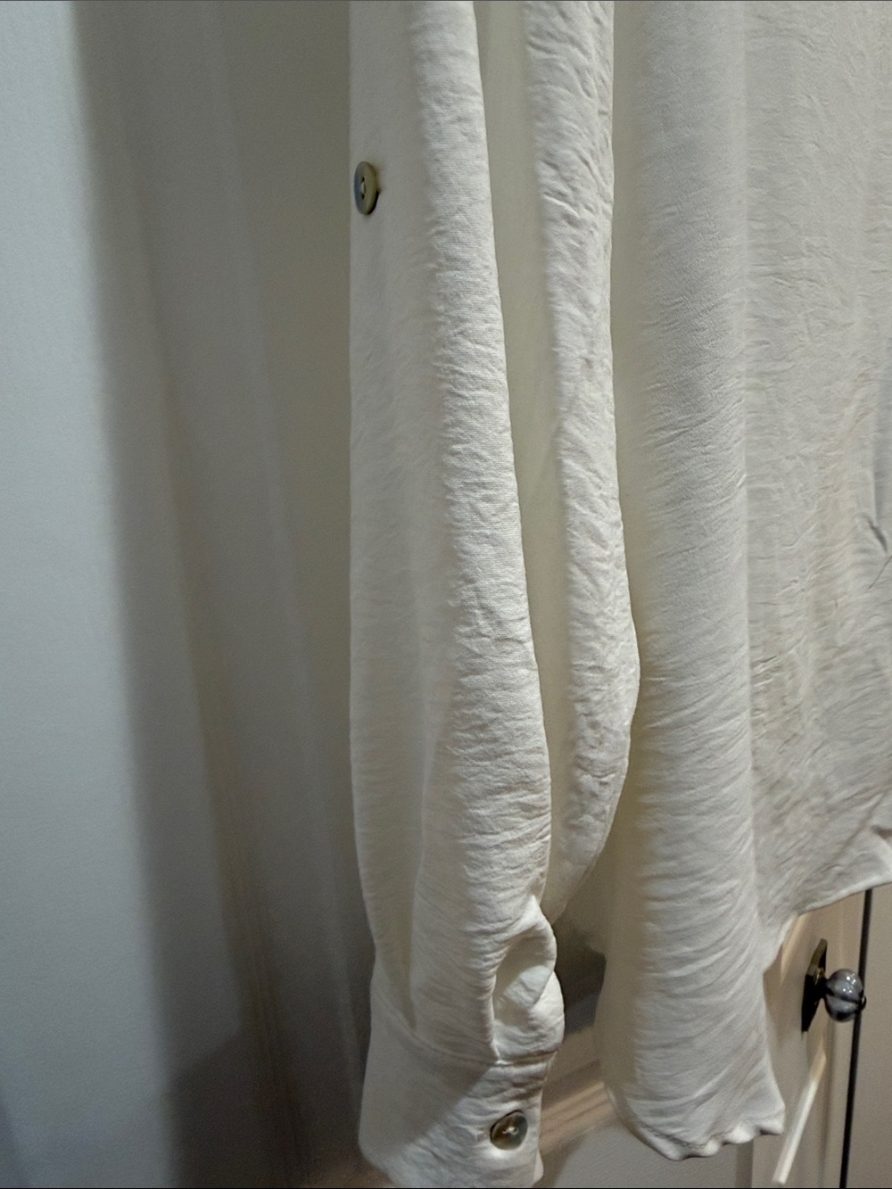 Status by Chenault White Twist-Front Button Shirt - Women Sz L - Picture 3 of 3